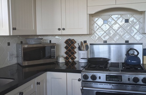 Prescott Casa | Best View in Prescott, 5 min to DT, Hot Tub, King sized bed!
