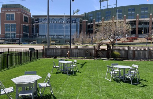 Green Bay Casa | La mejor vista en el bloque a la sombra de Lambeau Field