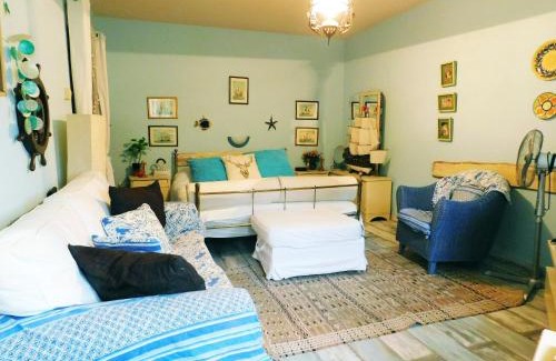 Szechenyihegy Apartamento | Best view small house free parking self check-in