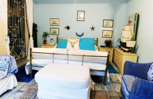 Szechenyihegy Apartamento | Best view small house free parking self check-in