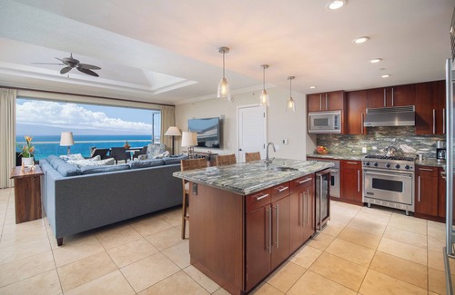 Lahaina Condominio | HK's Finest ~ LUXURY Vista al mar PENTHOUSE DE 3 DORMITORIOS CON BARBACOA PRIVADA ~ SUITE 1025 K ~