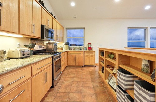Julian Cabaña | Best Views in Julian. Modern Cottage with Cliffside Hot Tub & Glass Sauna