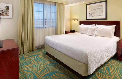 Hesperia Hotel | Best Western Hesperia-Victorville Suites
