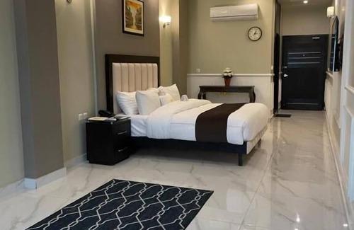 Faisalabad Hotel | OXYGYM CLUB Hotel And Suites