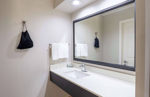 South Side Hotel | Best Western Paradise Inn