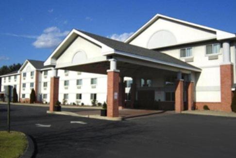 Bear Hotel | Best Western Plus Newark/Christiana Inn