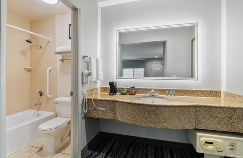 Miramar Hotel | Best Western San Diego/Miramar Hotel