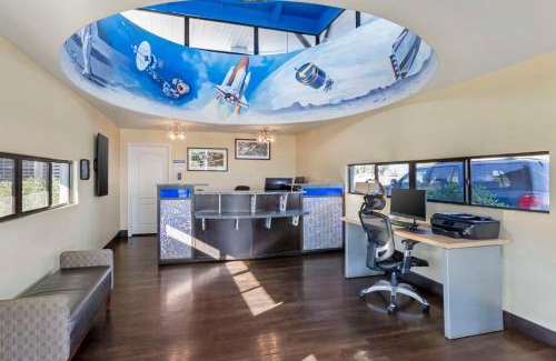 Gila Bend Cabina | Best Western Space Age Lodge