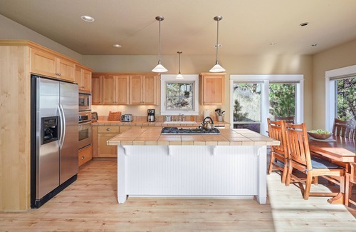 RiverWild Casa | Amazing Wild River with Huge Bonus Space! Community Hot Tub (Seasonal Pool)