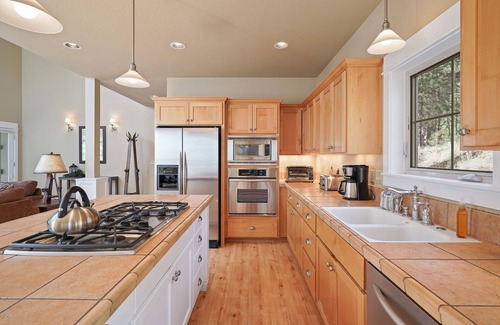 RiverWild Casa | Amazing Wild River with Huge Bonus Space! Community Hot Tub (Seasonal Pool)