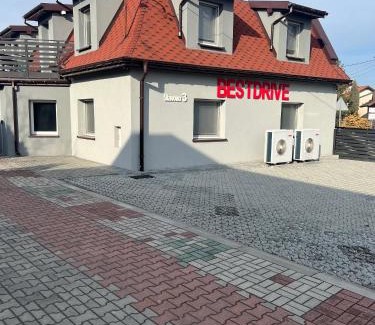 Wozniki Casa | Bestdrive Pokój 8