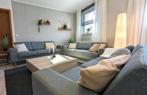 Wildeshausen Apartamento | BesTime - 5 Schlafzimmer, Wohnzimmer, Küche, Waschtrockner, Terrasse, Smart-TVs, Netflix, Tischfußball