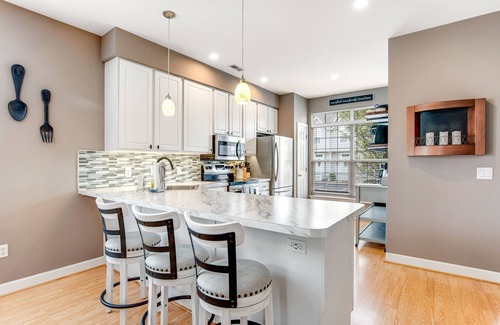 Bethany Breeze Casa | Bethany Breeze Townhouse with High-Speed WiFi, Shared Pool, & Washer/Dryer