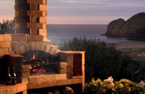 Te Henga Cabaña | Bethells Beach Cottages natural luxury for humans being