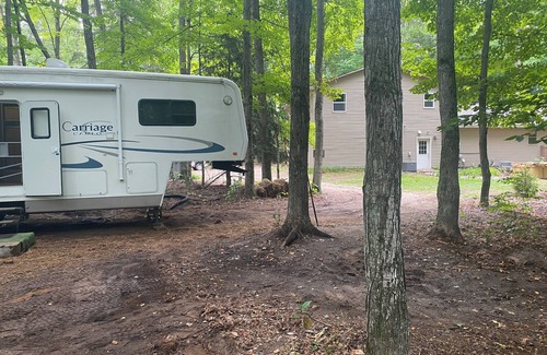 Beulah Casa | Betsie - Excellent 35Ft RV Camper in the Woods Fire Pit & Hot Tub Access