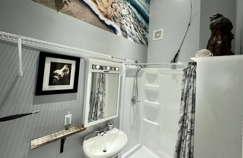 Benzonia Casa | Betsie River Lodge - Crystal Lodgings 1,700 sq ft!