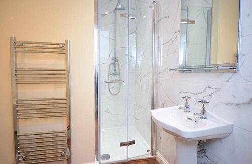 Bettws Cedewain Casa | Bettws Hall Accommodation