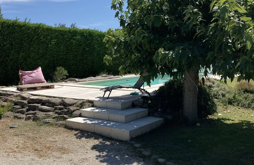Entraigues-sur-la-Sorgue Casa | Between Avignon and Ventoux, garden villa, swimming pool
