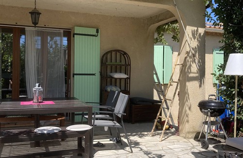 Entraigues-sur-la-Sorgue Casa | Between Avignon and Ventoux, garden villa, swimming pool