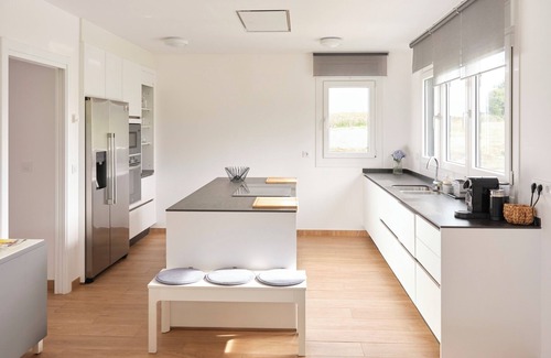 Loza Casa | Entre montañas y mar: casa de ensueño en un idílico entorno rural