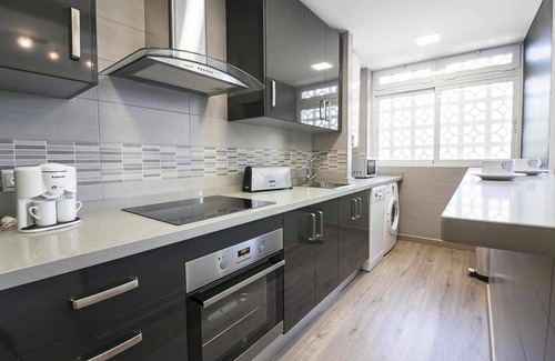 El Ejido Apartamento | Casa Maryna, Cerca de Picasso y la Merced