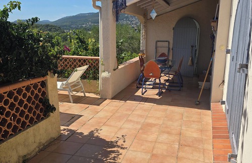 Toulon Casa | Between the sea, town and Mont Faron, Provencal house with large private garden
