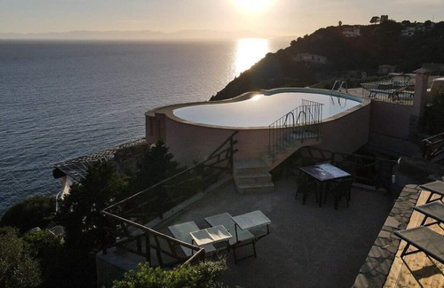 Villaggio delle Mimose Villa | Between The Sky And Sea Villa With Sea View