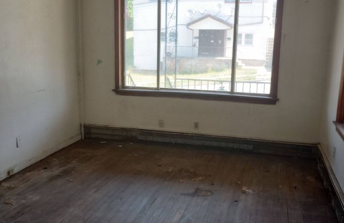 Duryea Casa | Between Wilkes Barre and Scranton. Near ski resorts, Mohegan Son Poconos Casino
