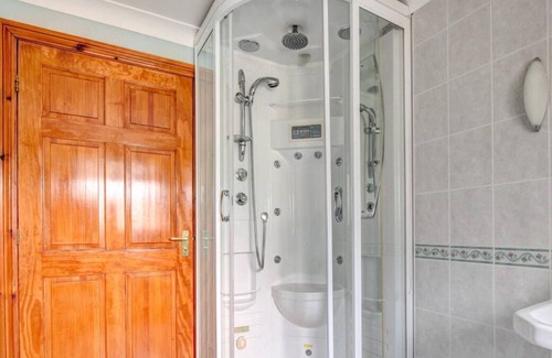 Silian Casa | Una antigua granja antaño convertida con simpatía y amueblada con buen gusto, el bien equipado Beud