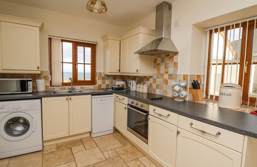 Mwnt Cabaña | BEUDY, family friendly, country holiday cottage in Cardigan