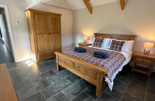 Llanybri Casa | Beudy Howel - A beautiful converted barn close to the coast