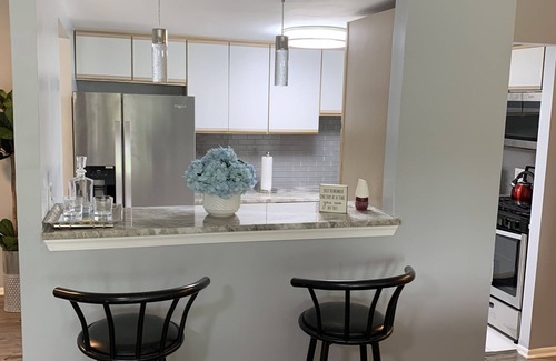Wayne Condominio | Beutifull furniture condo less than a mile from king of Prussia mall