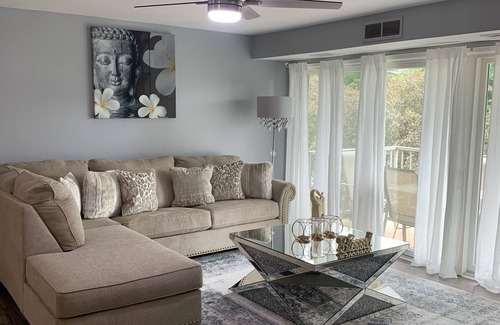 Wayne Condominio | Beutifull furniture condo less than a mile from king of Prussia mall