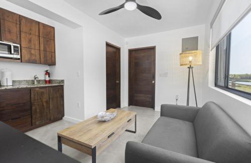 Cocoplum Apartamento | Beyond the Blue Casita