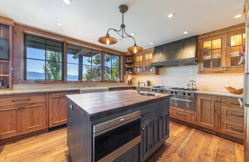 Carnelian Bay Casa | Beyond the Blue Lakefront Escape by Tahoe Getaways - Pet Friendly, 6BR with Pier, Buoy & Hot Tub
