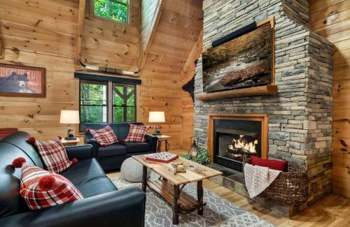 Gatlinburg - Pigeon Forge Villa | Beyond the Pines