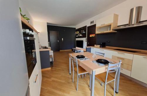 Cuneo Apartamento | BG House - appartamento con giardino e garage privato