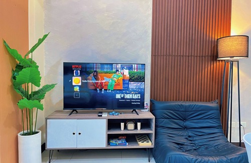 Pinagsama Apartamento | BGC Venice Condo - Pool & Wi-Fi - Suite 14B