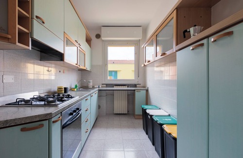 Grassobbio Apartamento | BGY Colorful Home - One Bedroom Apartment, Sleeps 4