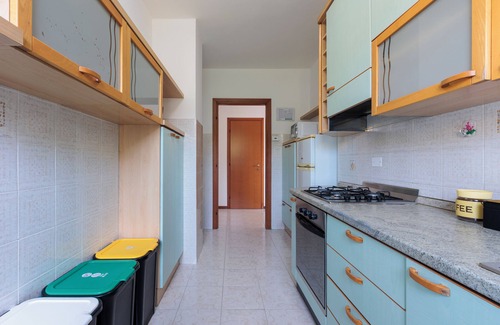 Grassobbio Apartamento | BGY Colorful Home - One Bedroom Apartment, Sleeps 4