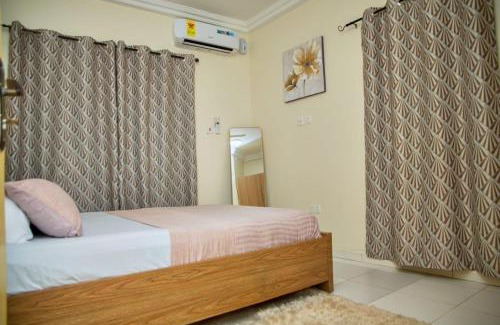 Ngleshi Amanfro Apartamento | BH Apartment