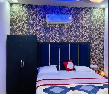 Taj Ganj Hotel | Bharat Villa - Homestay