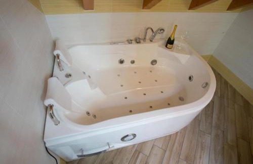Legnano Cama Y Desayuno | BHL SUITE Jacuzzi LEGNANO
