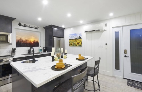 Kitchener Apartamento | BHL Sunset Loft 1 Bedroom 2 Bath