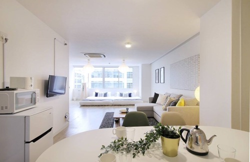 Hiroshima City Centre Apartamento | bHOTEL401 Large Apt for 10 by Hondori Shopping