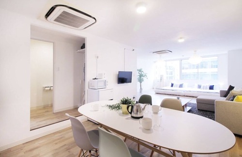 Hiroshima City Centre Apartamento | bHOTEL401 Large Apt for 10 by Hondori Shopping