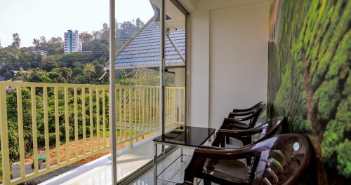 Chithirapuram Cama Y Desayuno | BHRS Residency