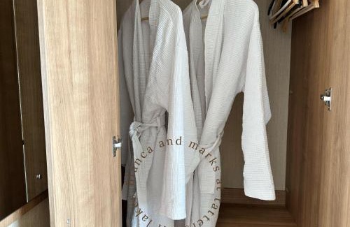 Tattershall Complejo | Bianca and marks 8 berth Caravan with Hot tub