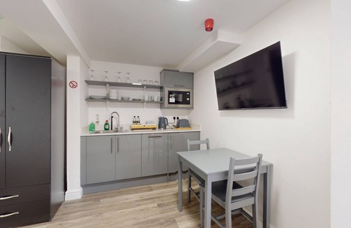 Bicester Apartamento | Bicester Court Lodge The Village Room | Bicester Holiday Let | 1 Beds & Sleeps 2