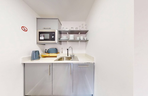 Bicester Apartamento | Bicester Court Lodge The Langford Room | Bicester Holiday Let | 1 Beds & Sleeps 2